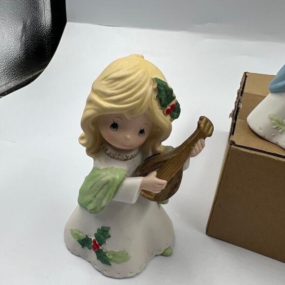 Vintage Set 3 Homco Christmas Ceramic Carolers Holiday Figurines Harp Mandolin - Picture 12 of 14